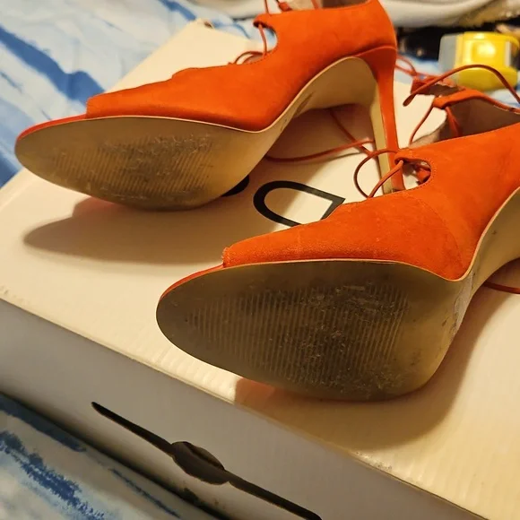 Size 6, ALDO Burnt Orange Lace Up 4inch Sandal - Picture 4 of 4